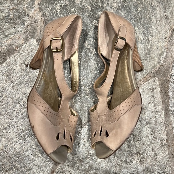 Seychelles t-bar ivory/cream heels vintage inspired size 9 - Picture 3 of 4